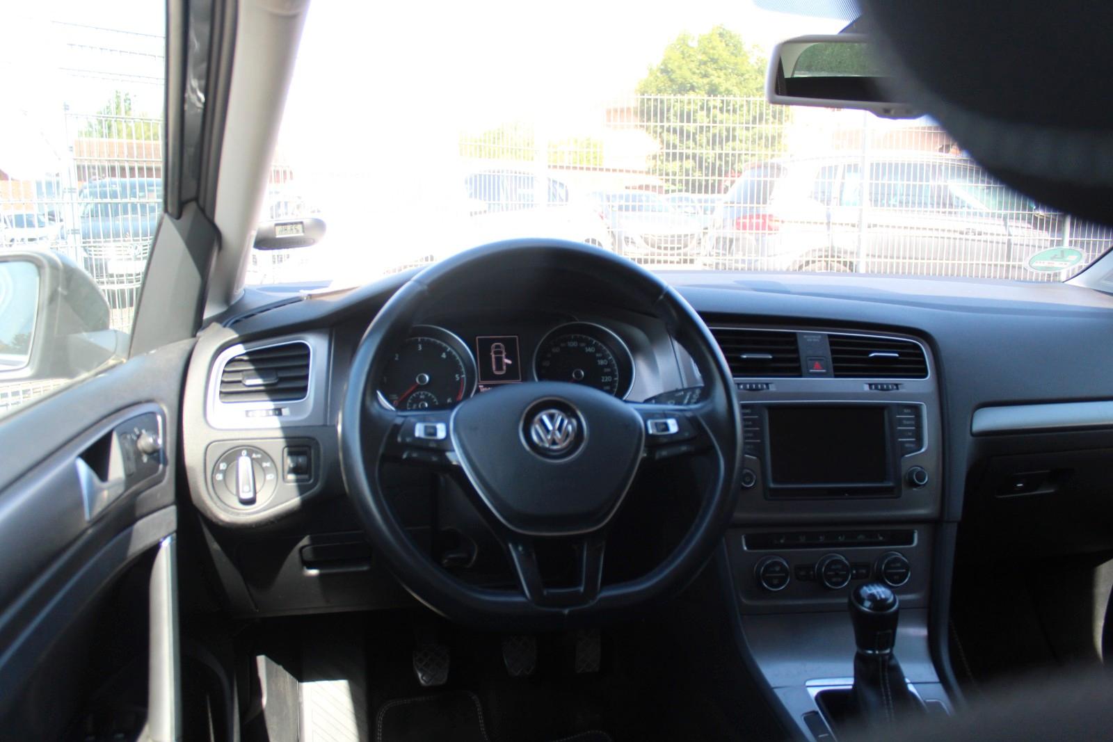 Volkswagen Golf 2015 — photo 25