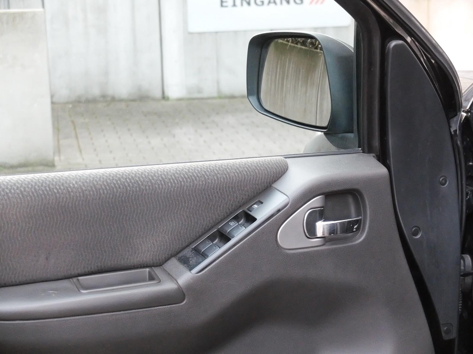 Nissan Navara Double Cab LE 2.5 dCi 190 ch BVM 4x4 / 1ère main / Blocage différentiel / Sièges chauffants / Attelage