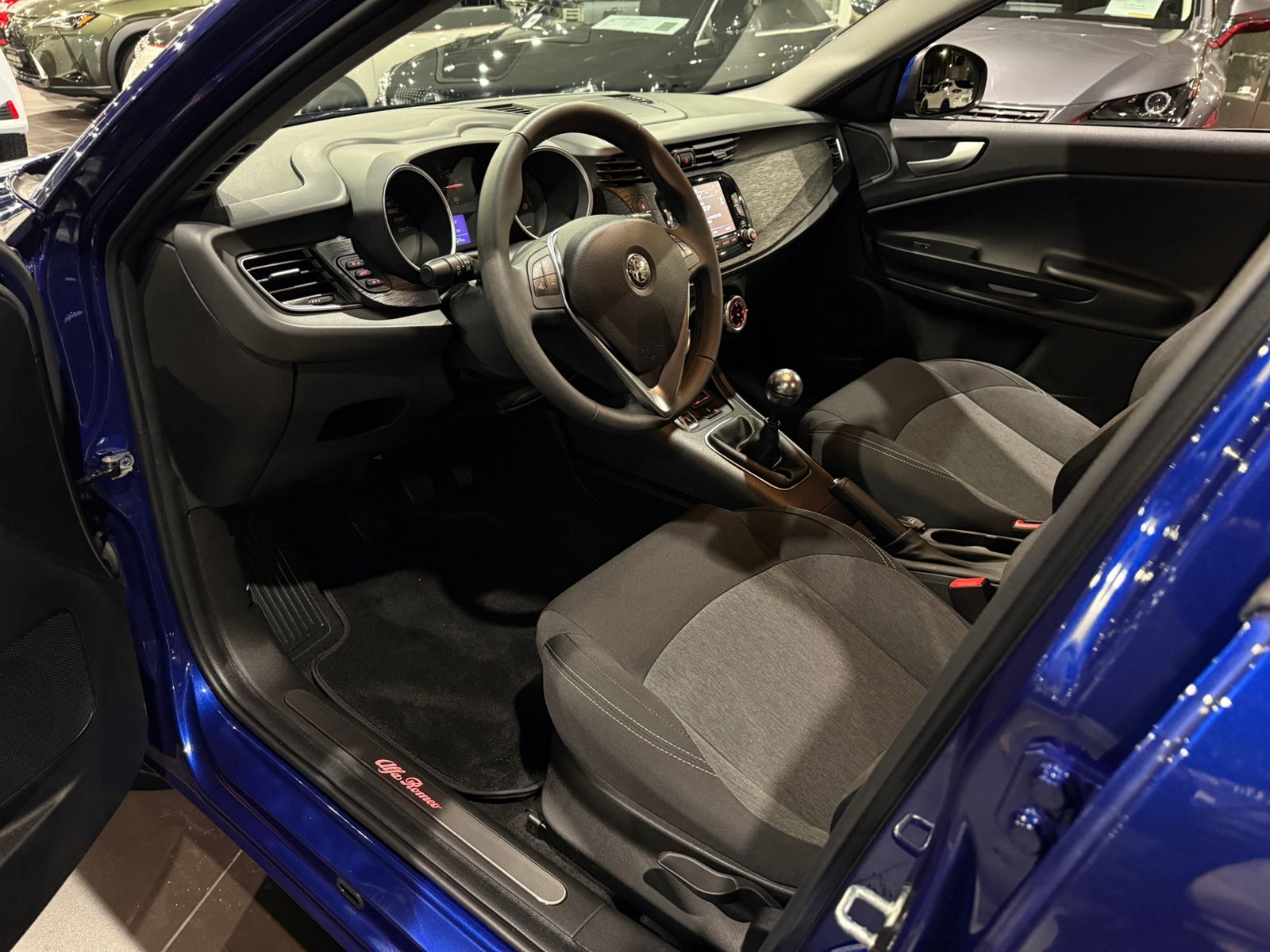 Fahrzeugabbildung Alfa Romeo Giulietta 1.4 TB KLIMA NAV 16"-ALU