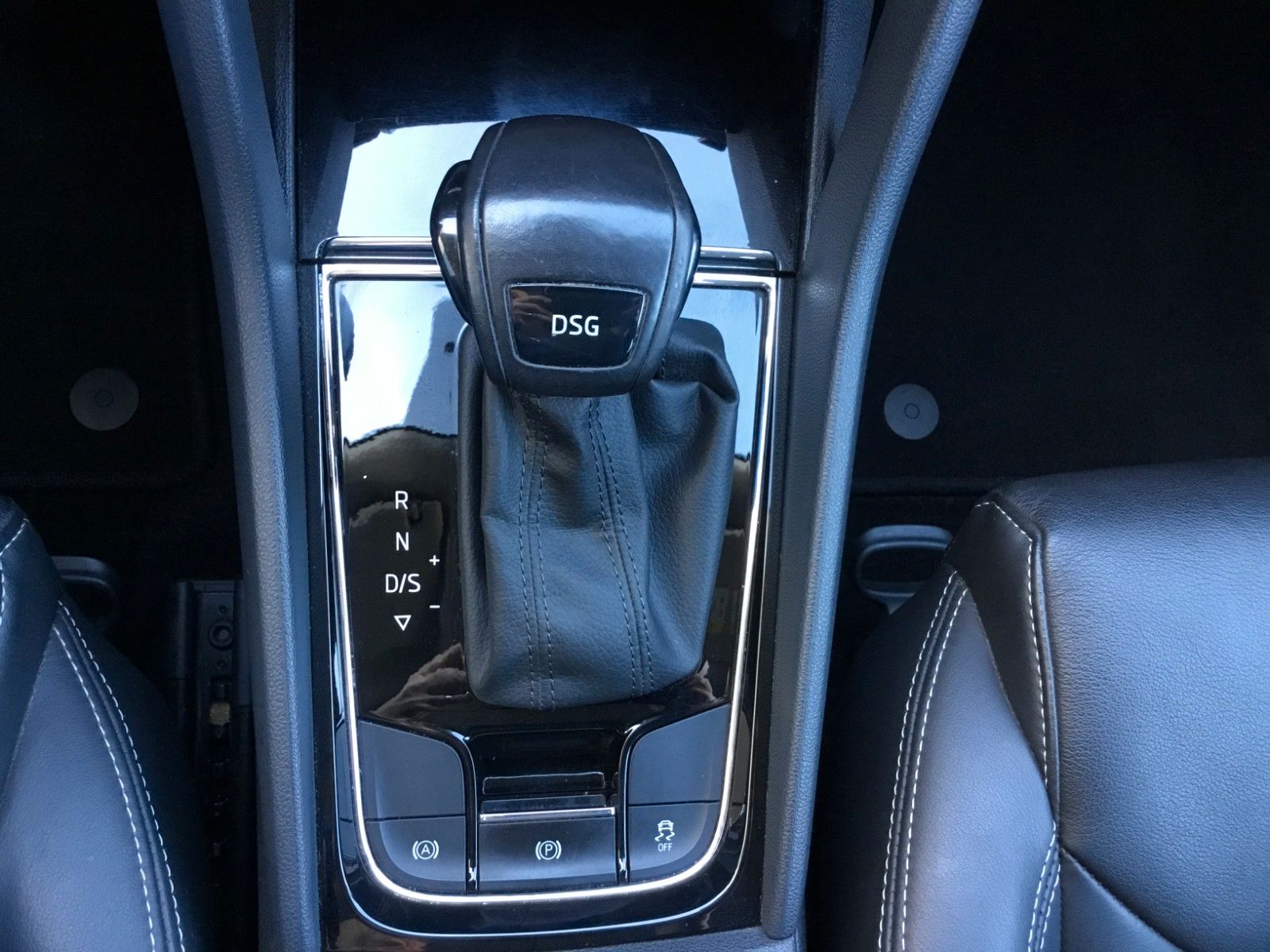Fahrzeugabbildung SKODA Kodiaq 2.0 TDI DSG SOLEIL+Standh.+Leder+AHK