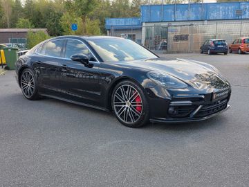 Porsche Panamera - 4