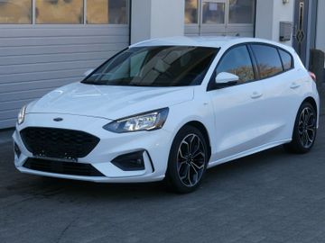Fahrzeugabbildung Ford Focus Limousine ST-Line X