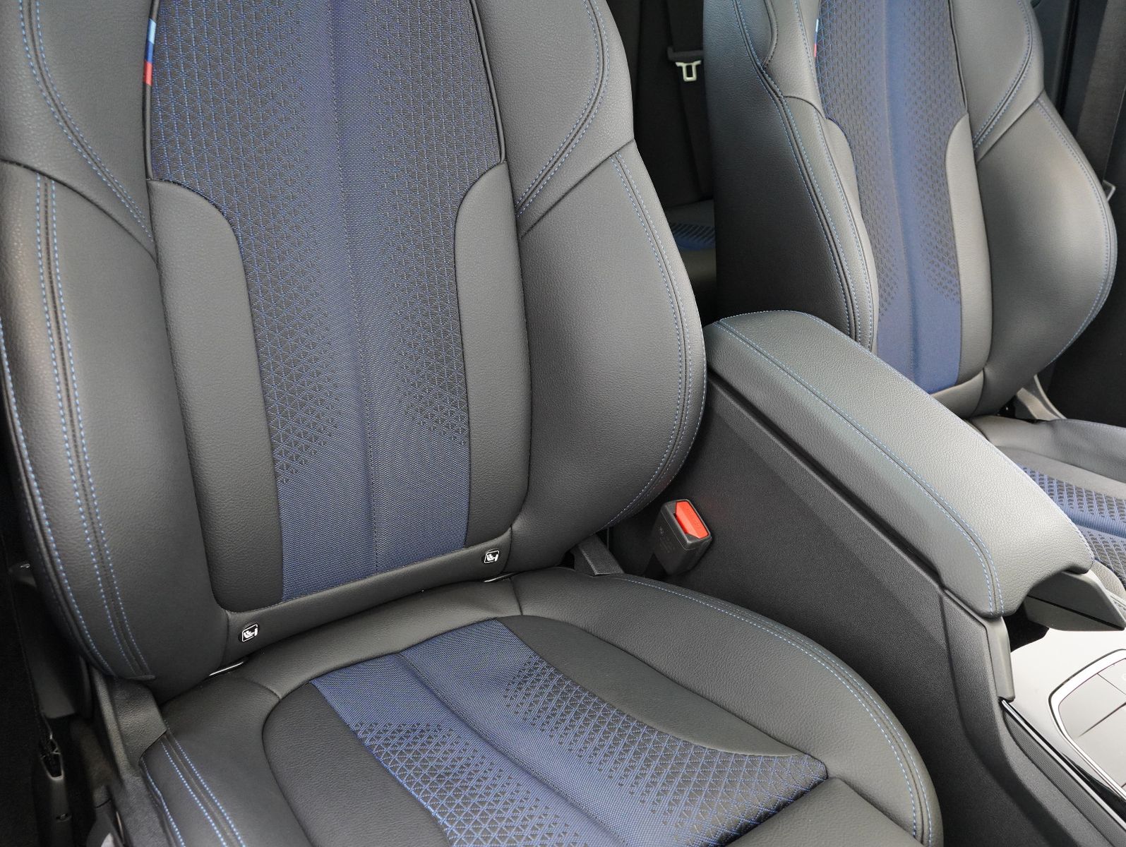 Fahrzeugabbildung BMW 218i Gran Coupé M Sport SHADOW/DAB/TRAVEL/PANO