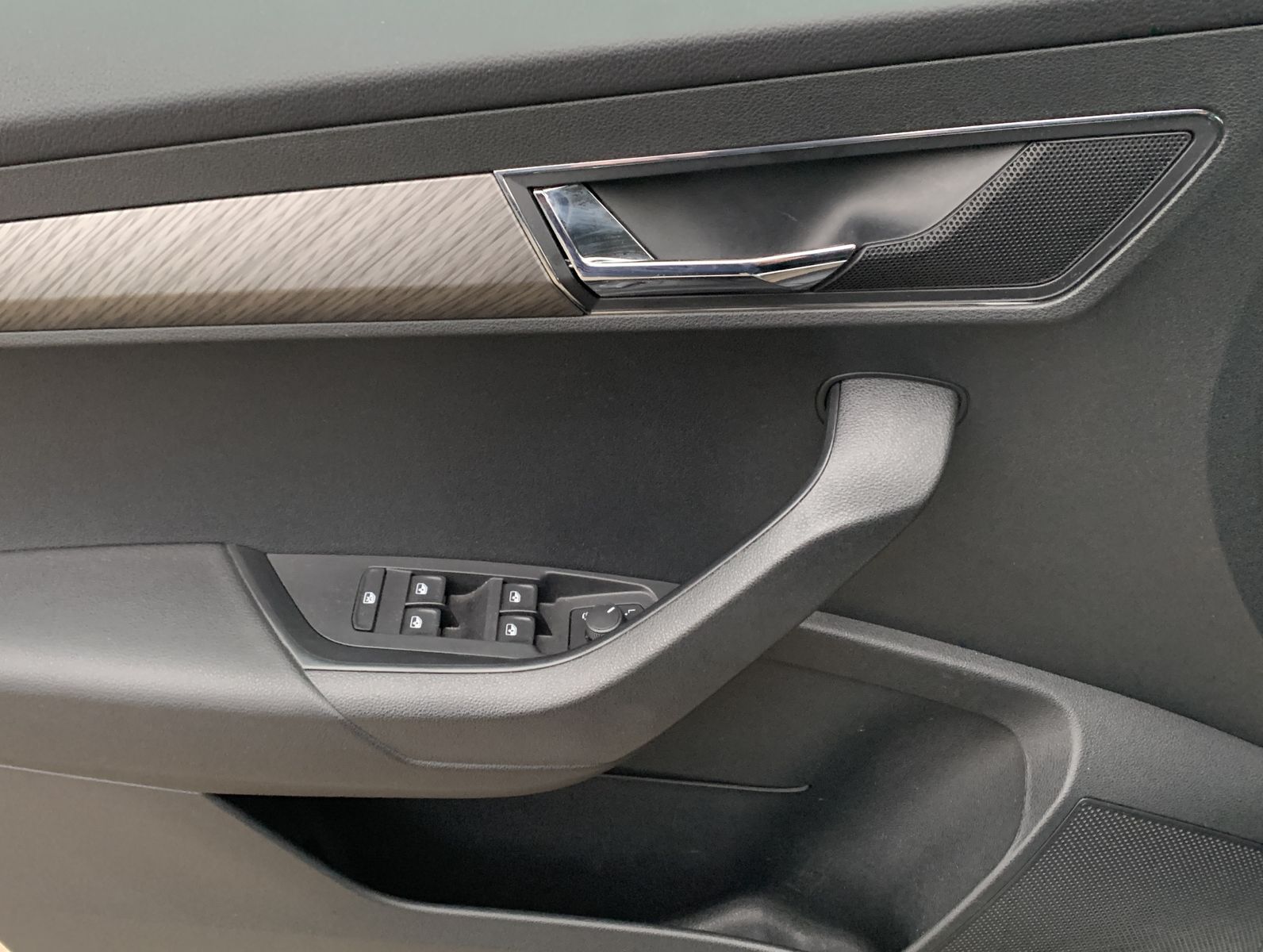 Fahrzeugabbildung SKODA Karoq 2.0 TDI*4x4*LED*Cam*ACC*Navi*PDC*Spur*