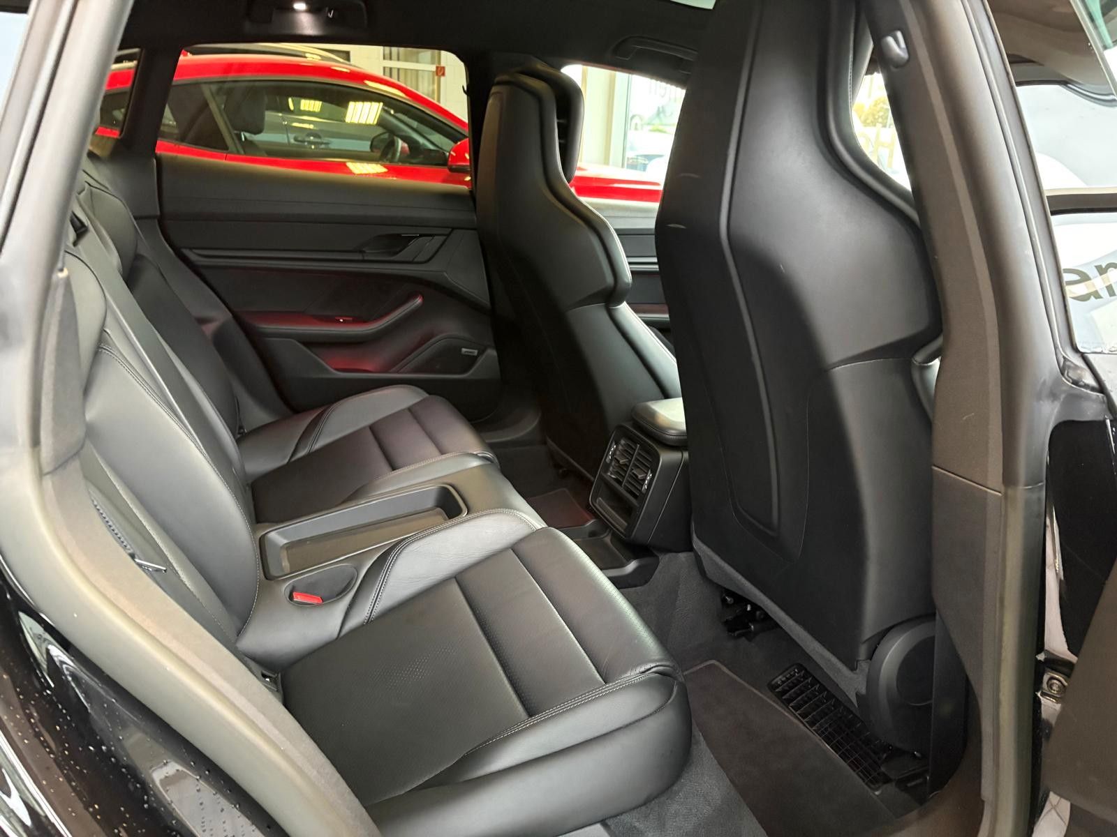 Fahrzeugabbildung Porsche Taycan Sport Turismo/Sportchrono/Bose/Pano/