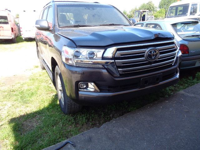 Toyota Land Cruiser  200 V8 5.7 L  Face lift VX