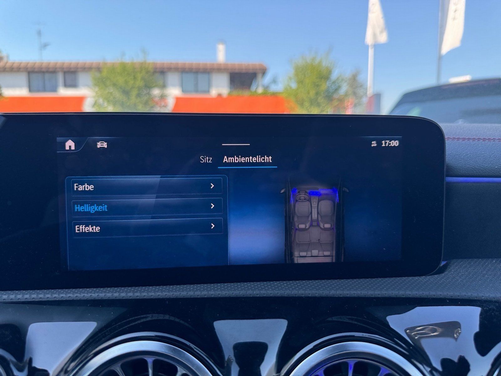 Fahrzeugabbildung Mercedes-Benz CLA 200 SB AMG*AHK*Pano*Distro*Totwink*360*HUD*