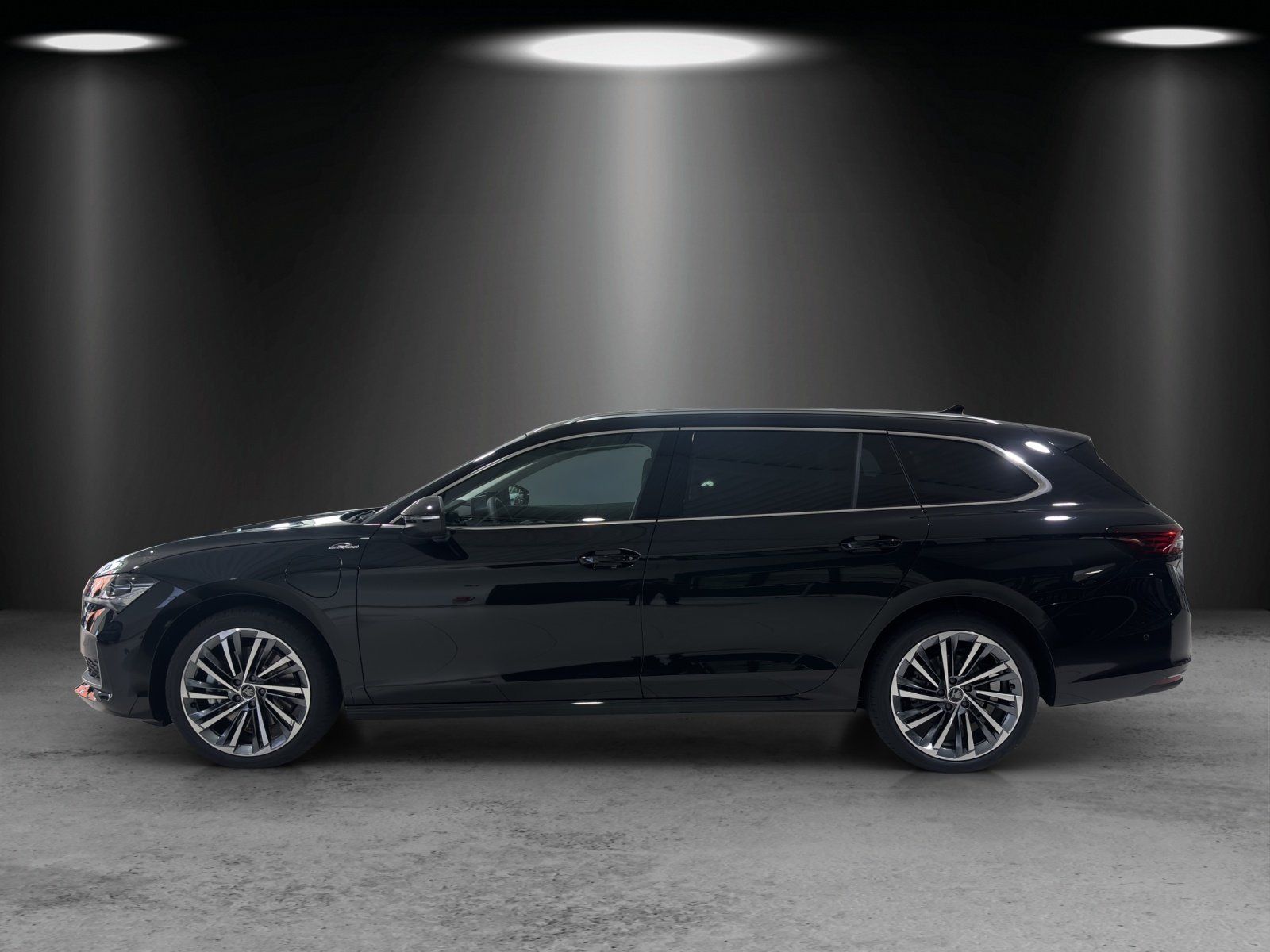Fahrzeugabbildung SKODA Superb Combi L&K 2,0 TDI 142 kW DSG 4x4 Voll