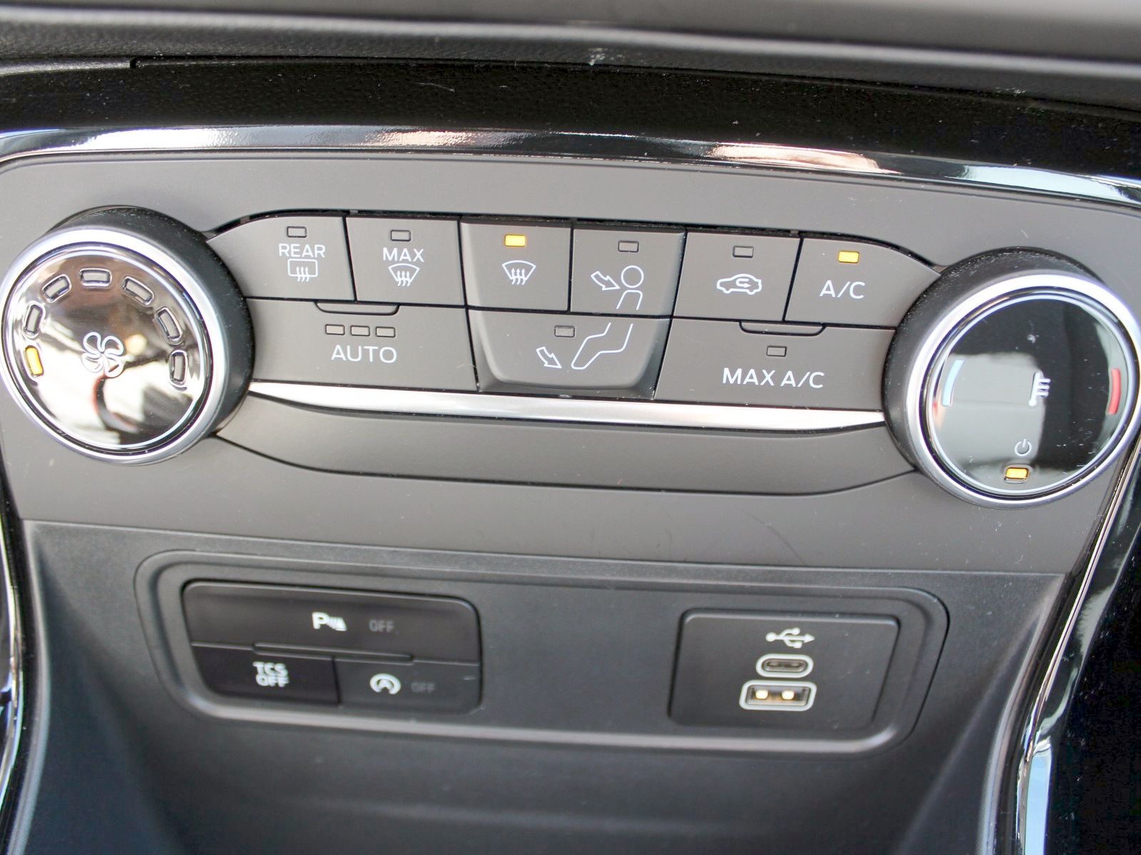 Fahrzeugabbildung Ford EcoSport Titanium 1,0 EcoBoost Start/Stopp