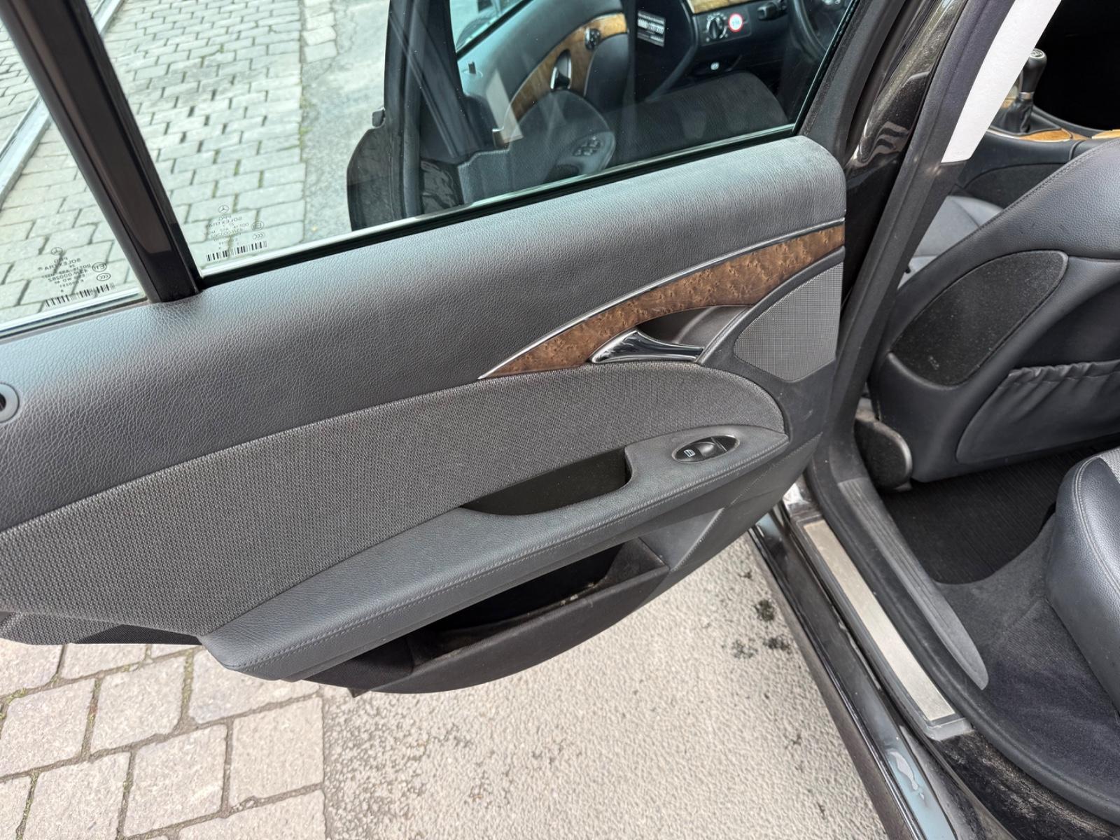Mercedes-Benz E200 2008 — photo 10