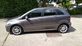 Mercedes-Benz B 200 Automatik Klima Navi 8... - gebrauchte Mercedes-Benz B 200 aus dem Jahr 2011