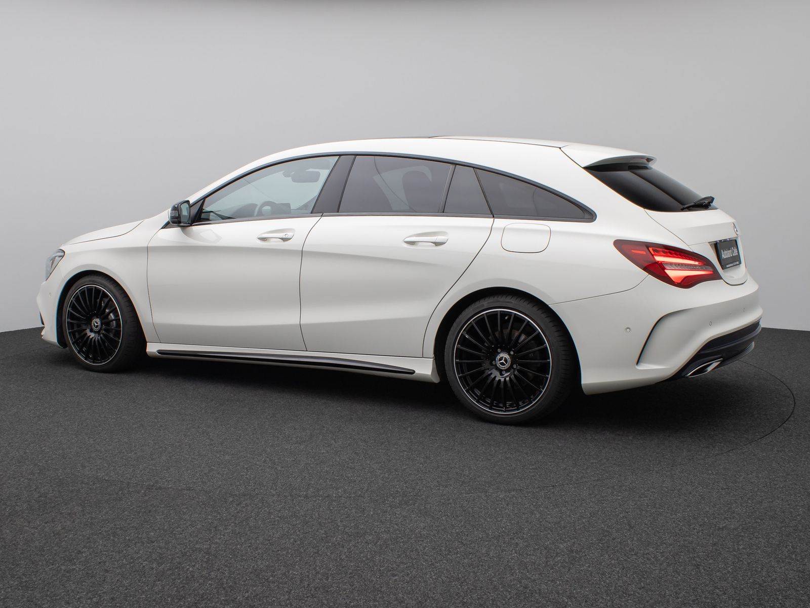 Fahrzeugabbildung Mercedes-Benz CLA 220 Shooting Brake /d 4Matic AMG Pano Standh