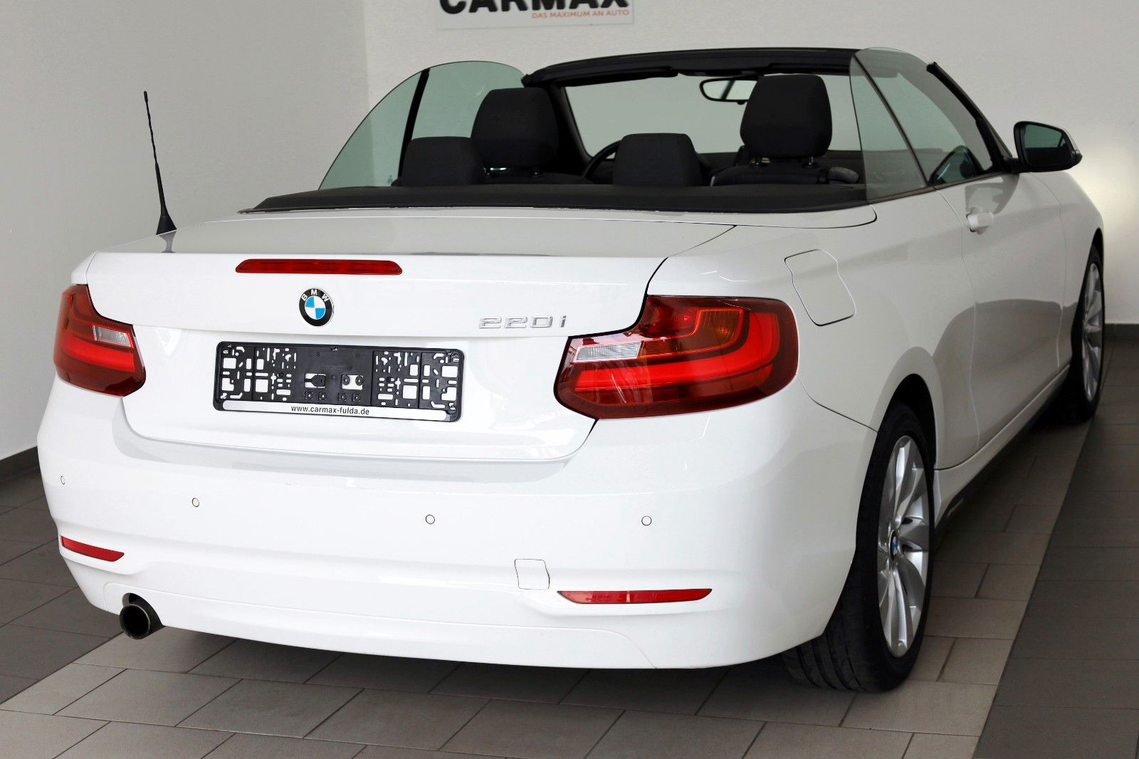 Fahrzeugabbildung BMW 220i Cabrio  Advantage TLeder,Xenon,SH,PDC,SR+WR