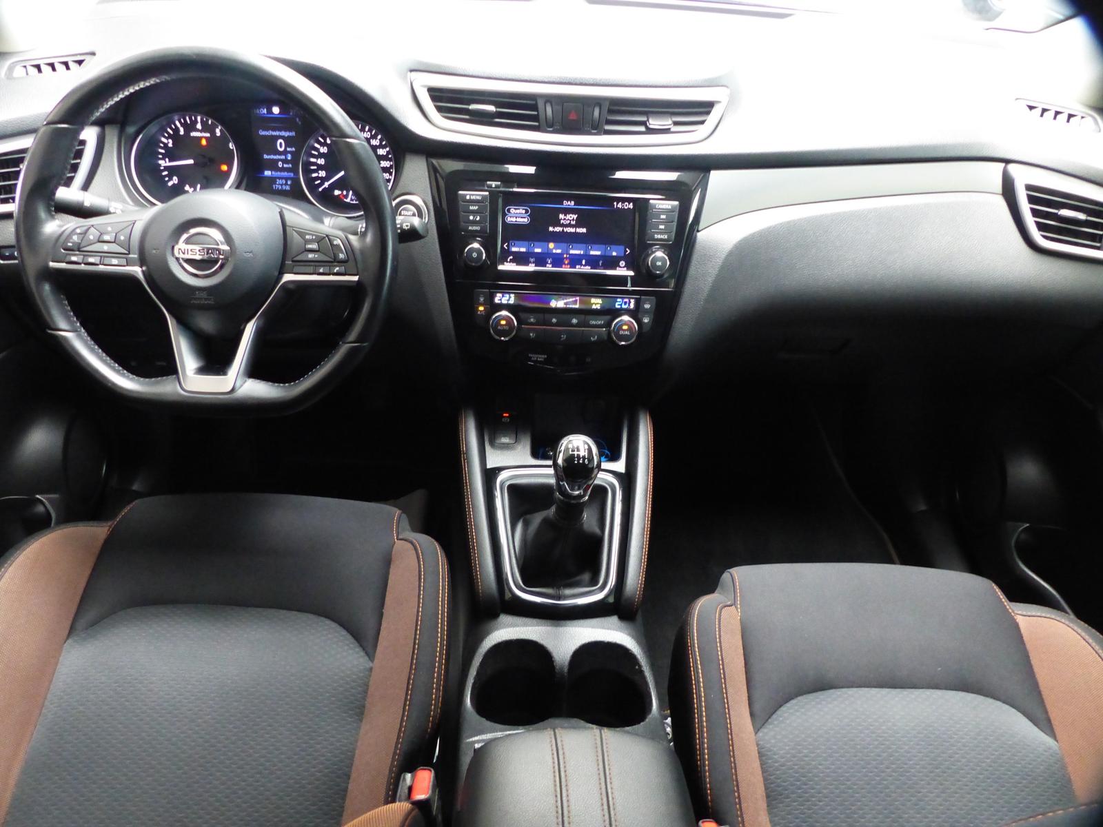 Nissan Qashqai N-Motion Panod+Navi+360°+PDC+Winterpaket