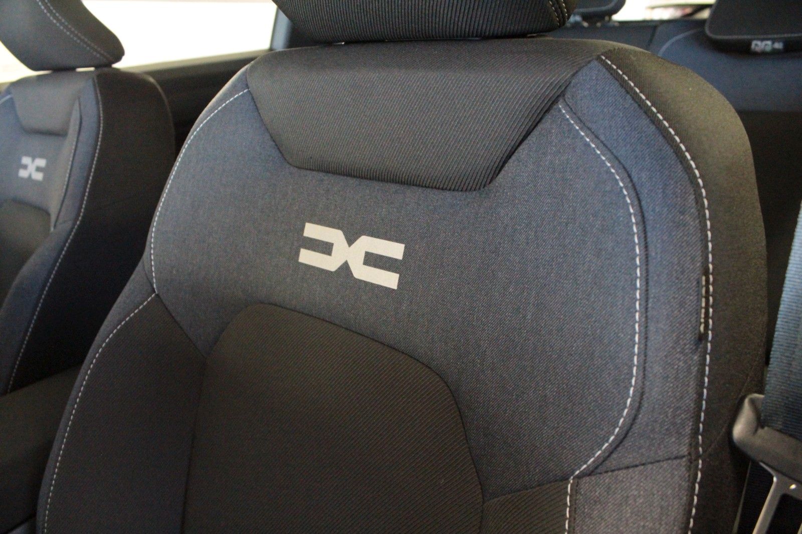 Fahrzeugabbildung Dacia Bigster hybrid 155 Expression*Winter-Plus-Paket*
