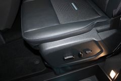 Fahrzeugabbildung Ford Tourneo Custom L1 Active AHK NAVI ACC 8-Sitzer