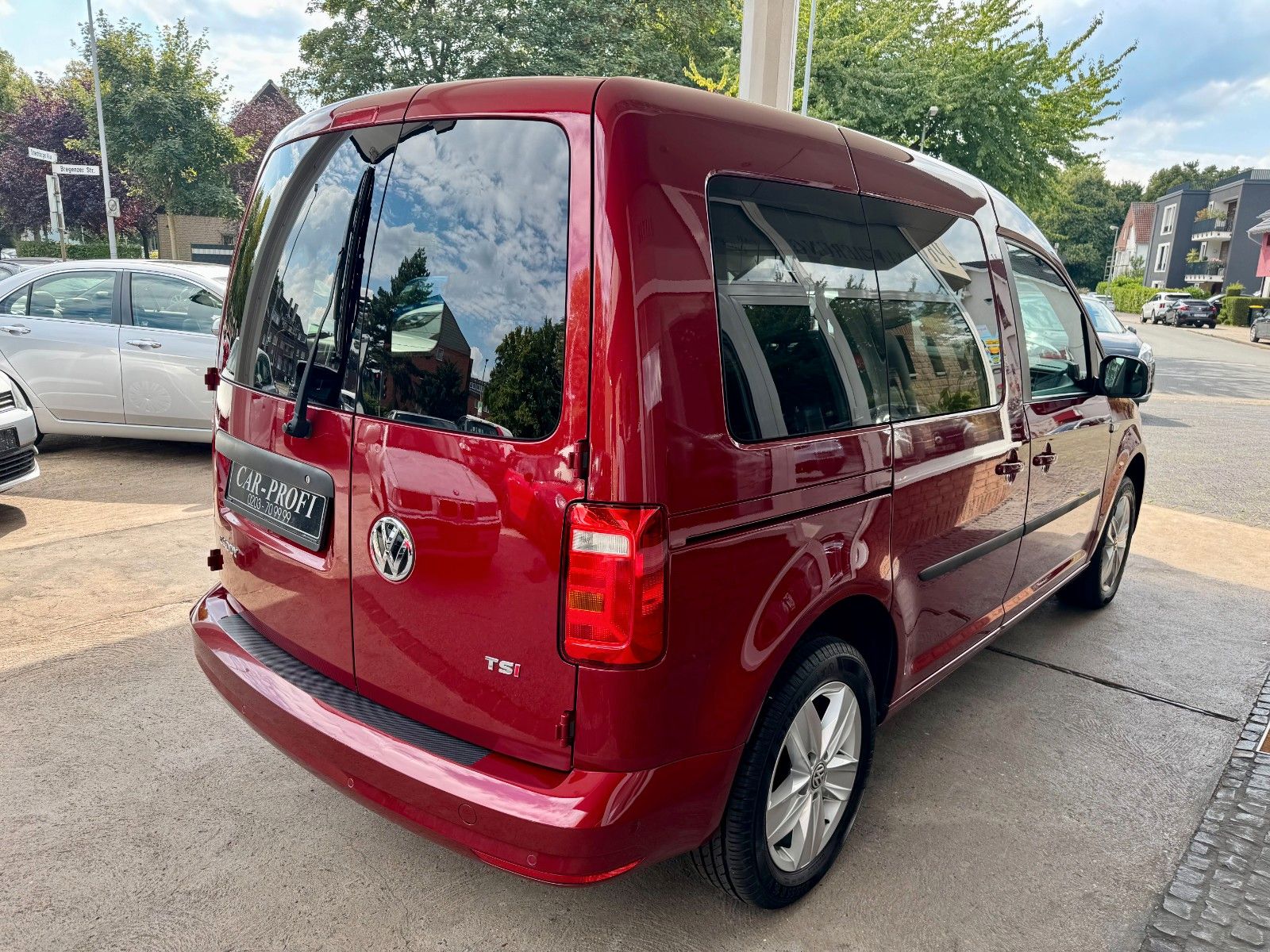 Fahrzeugabbildung Volkswagen Caddy Navi/Bluetooth/PDC/Klimaaut./Alufelgen