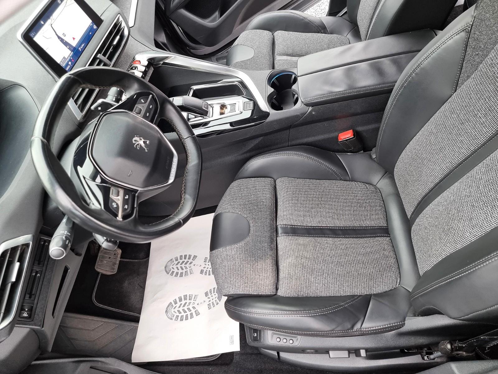 Peugeot 3008 Allure NAVI TEMP KAM SITZH PDC ACC CARPLAY