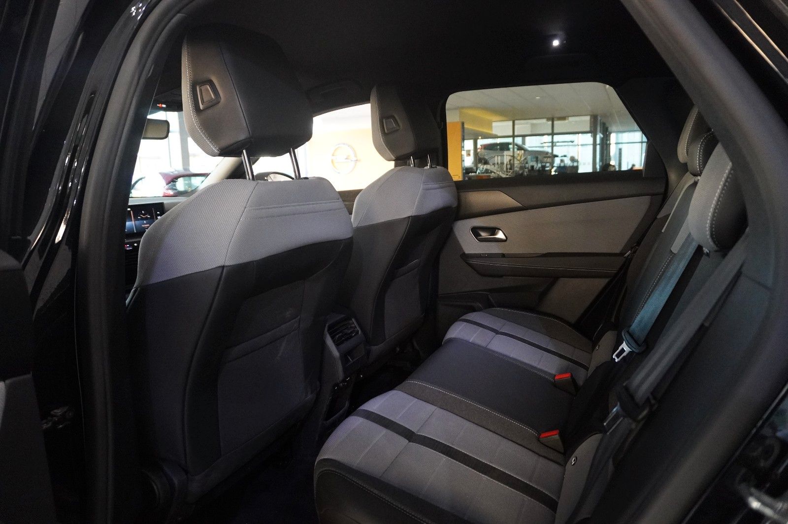 Fahrzeugabbildung Opel Grandland B 1.2 48V GS MHD LED-MATRIX/KAMERA/SHZ