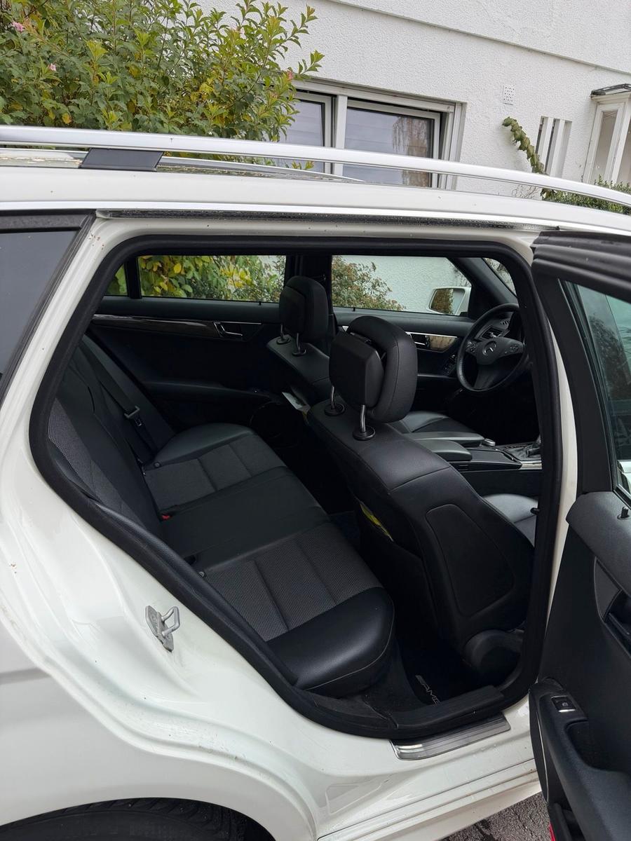 Mercedes-Benz C320 2008 — photo 11