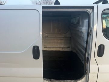 Opel Vivaro - 11