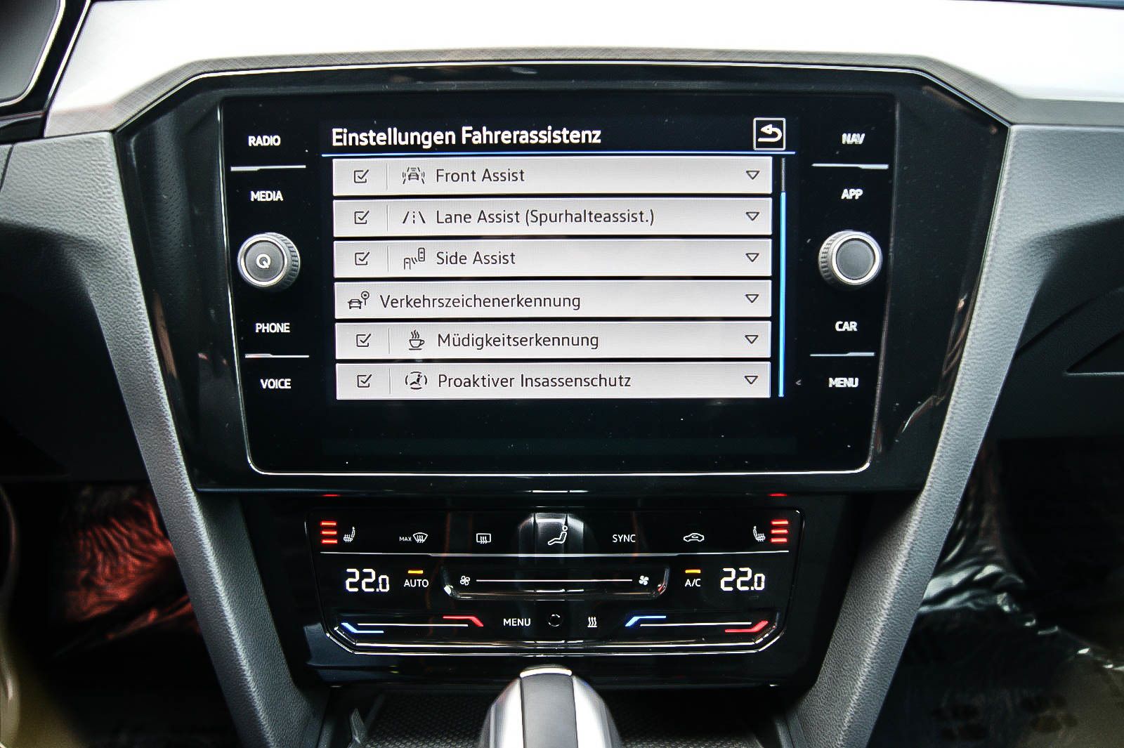 Fahrzeugabbildung Volkswagen Passat Variant GTE MATRIX-LED IQ.DRIVE ACC 1HAND