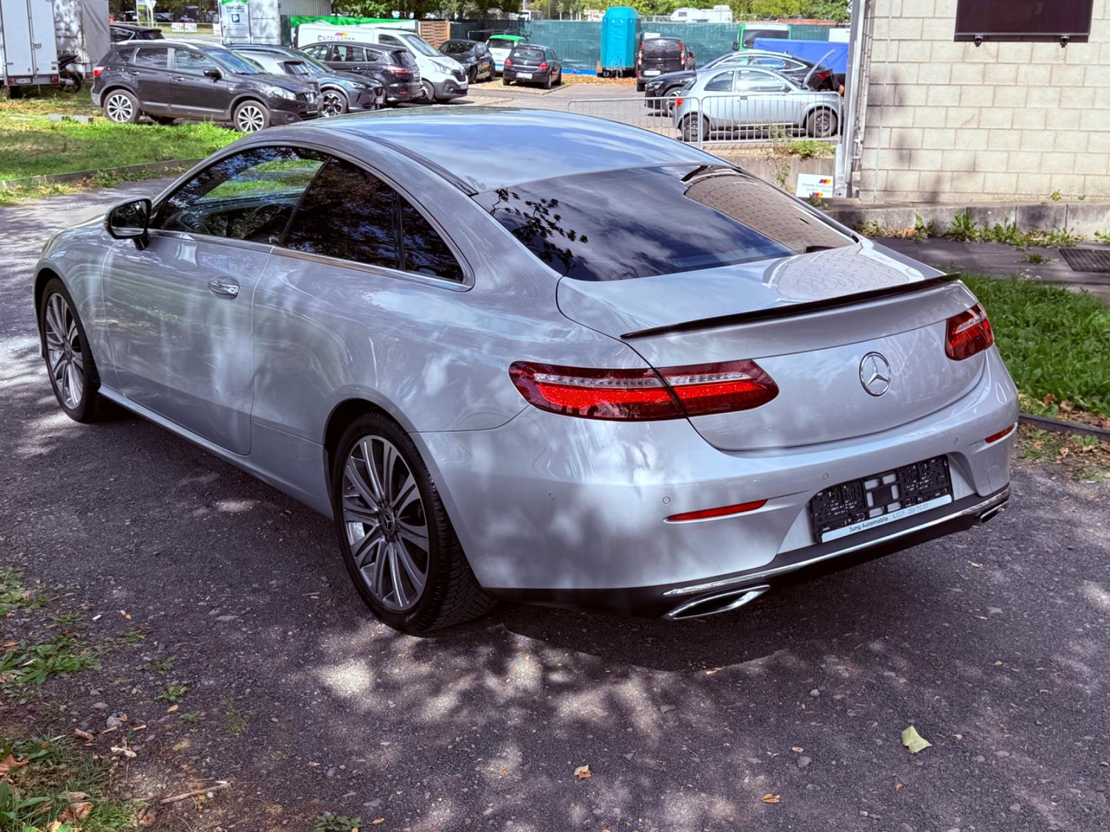 Mercedes-Benz E 200 Coupe Avantgarde / Widescreen Cockpit/EU6
