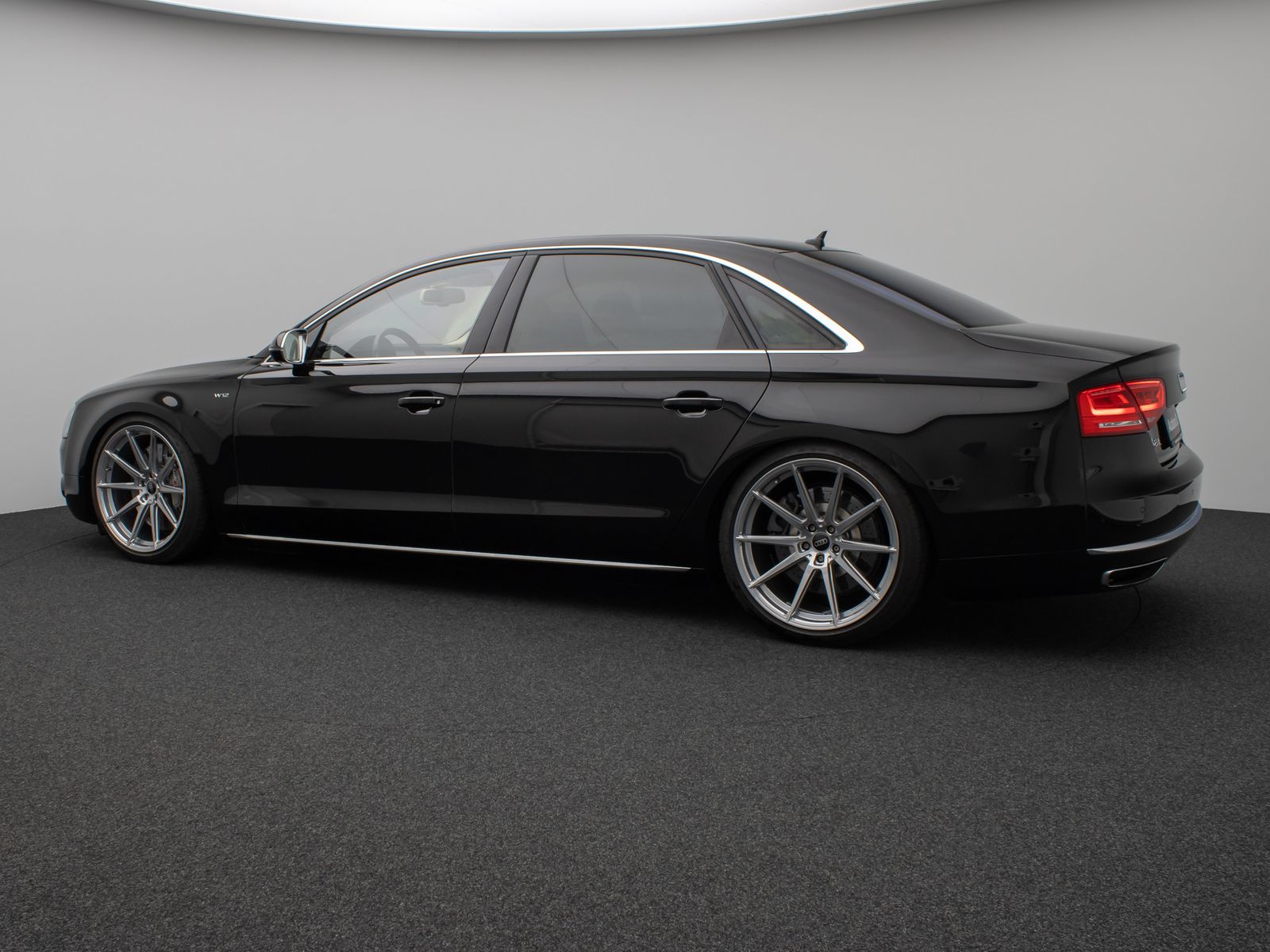 Fahrzeugabbildung Audi A8 W12 Lang Chauffeur GSD B&O Keramik TV Voll