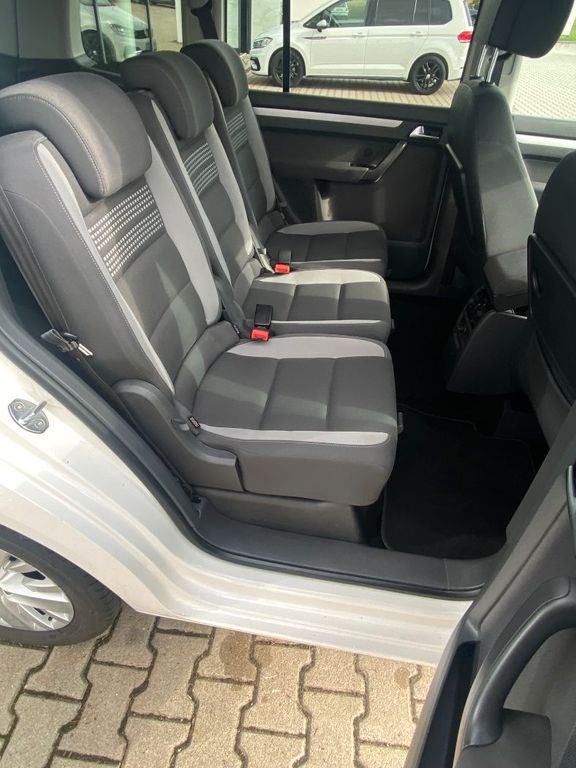 VW Touran 1.6 TDI Life BMT, Bild 16