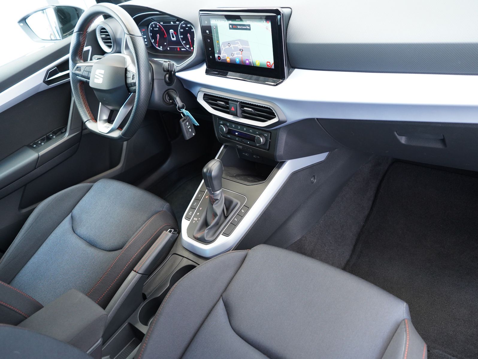 Fahrzeugabbildung SEAT Arona 1.0 TSI FR LED/ACC/KAMERA/VIRTUAL/18"