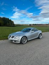 Mercedes-Benz Mercedes Benz SLK 350 | TÜV 04/2027 - gebrauchte Mercedes-Benz SLK 350 aus dem Jahr 2005