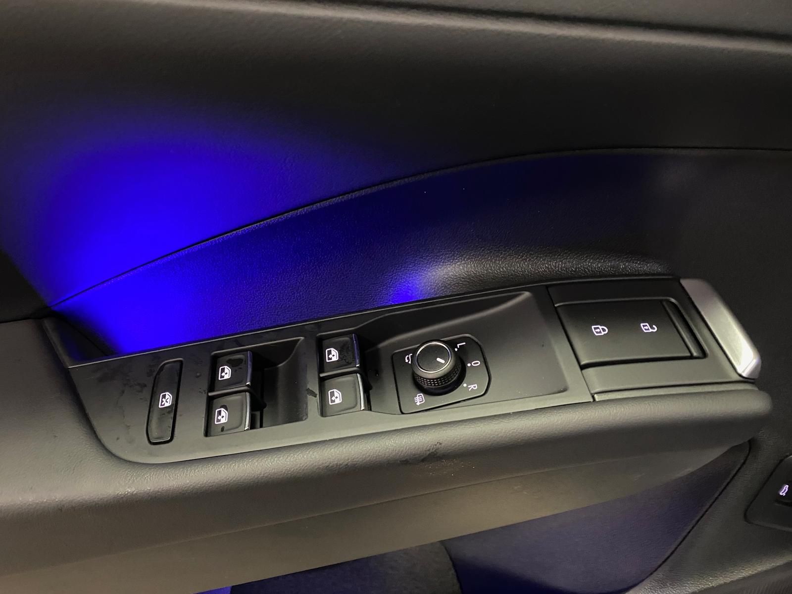 Fahrzeugabbildung Volkswagen T-Roc 1.5 eTSI R-Line NEUES MODELL AHK+ACC+KAMER