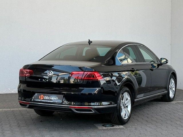 Fahrzeugabbildung Volkswagen Passat lim. Elegance 1.5l 150PS Navi/PDC/LED!