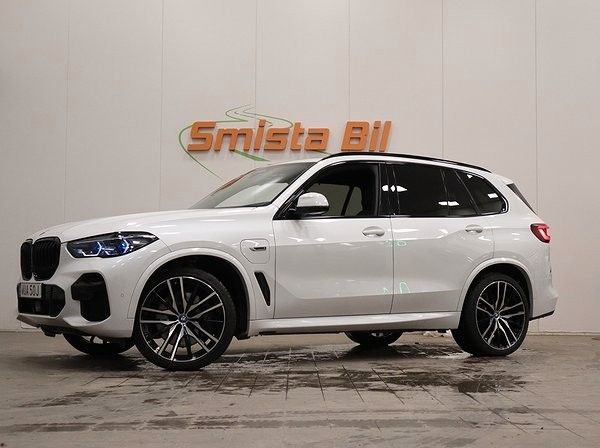 BMW X5 xDrive45e M Sport B&W SKY LASER N-VISION VAT