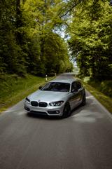BMW 118i Sport Line 2016 Frischer Service/TÜV - BMW 1er Reihe: Standheizung
