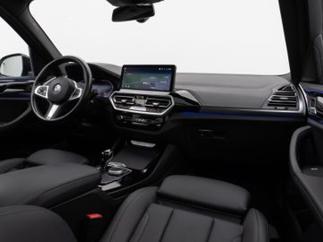 Fahrzeugabbildung BMW X3 xD20d Panoram Kamera DAB HiFi Komfort ACC 19"