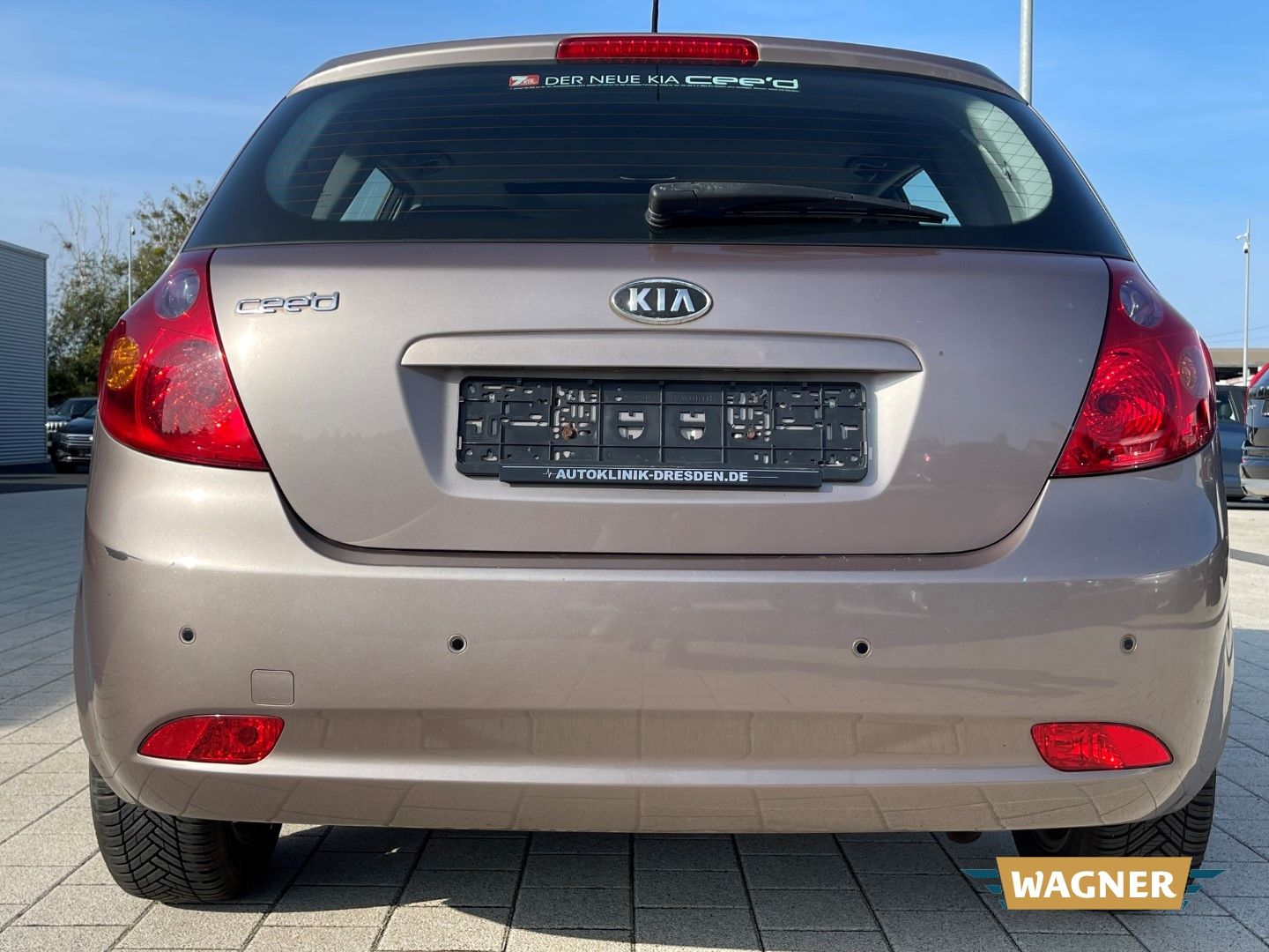 Fahrzeugabbildung Kia Ceed EX 1.6  Automatik  Klimaautomatik SHZ