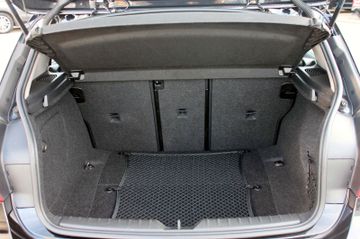 Fahrzeugabbildung BMW 120i Aut. 5-T Advantage MFL LED PDC SHZ Navi