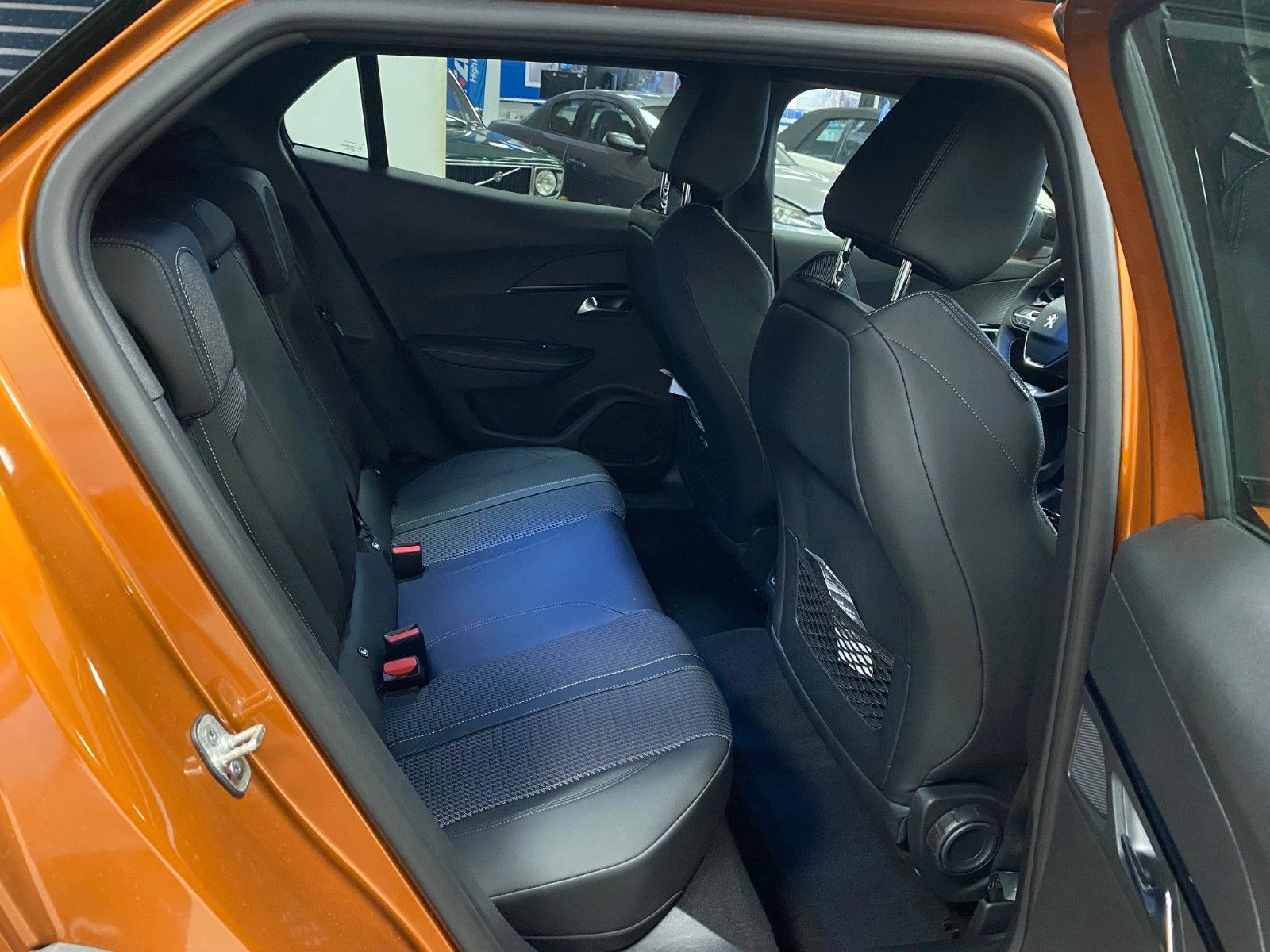 Fahrzeugabbildung Peugeot 2008 PureTech GT+NAVIGATION+LAGER+ALU+AUTOMATIK+