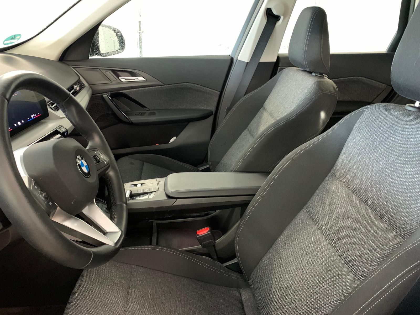 BMW X1 23d xDrive NAVI/AHKLED/DRIVING ASS foto 9