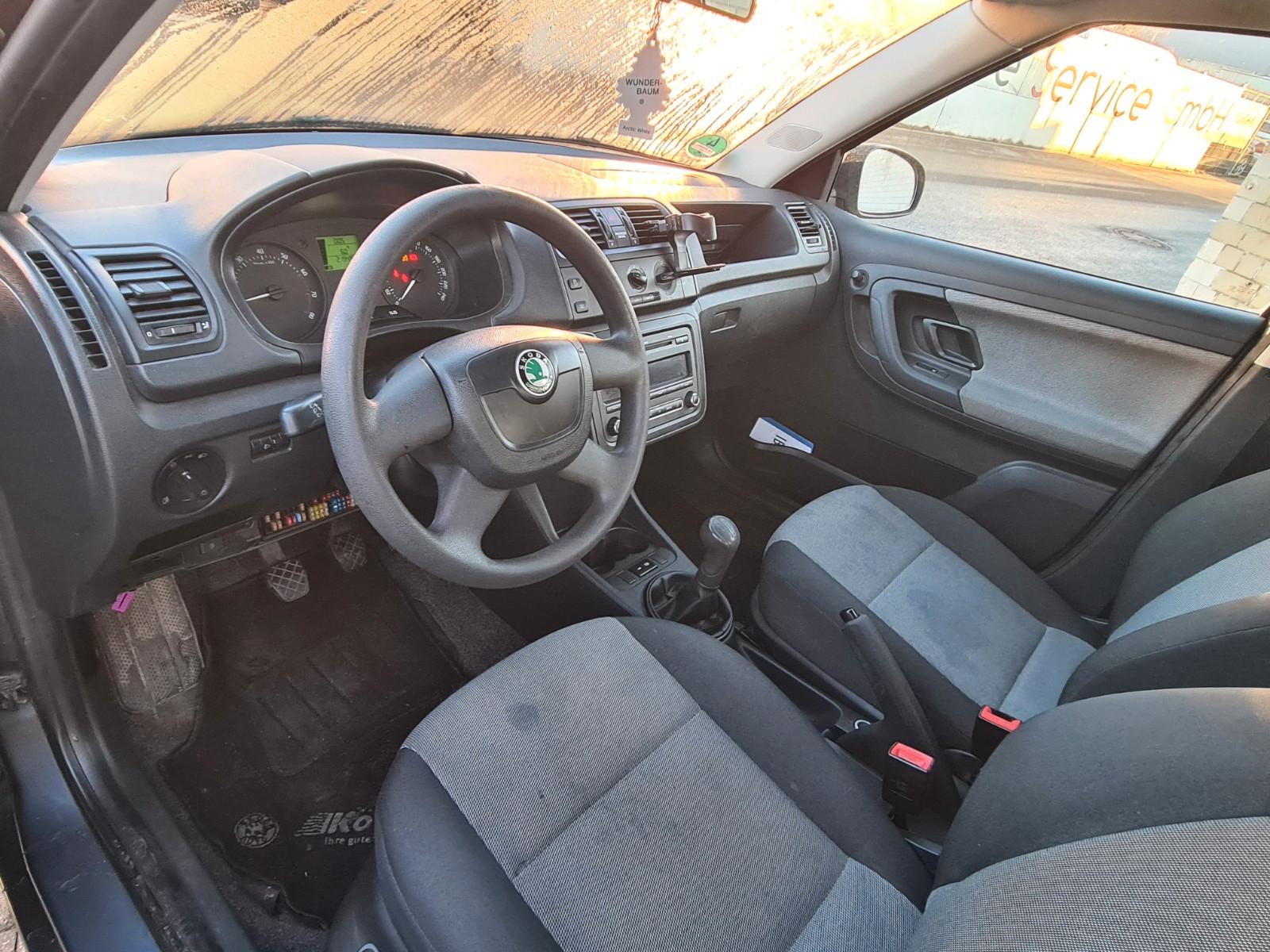 Skoda Fabia 2010 — photo 9