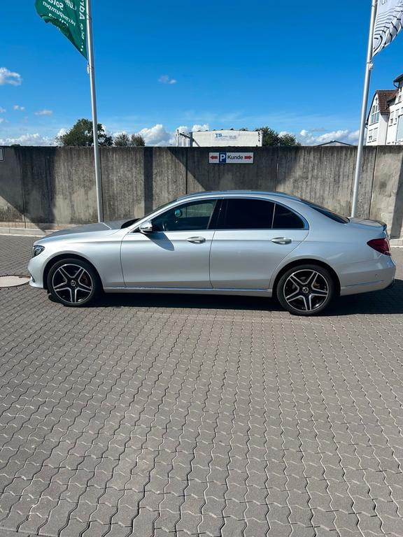Mercedes-Benz E 220