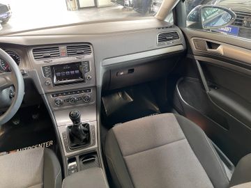 Volkswagen Golf VII Variant Trendline BlueTDI
