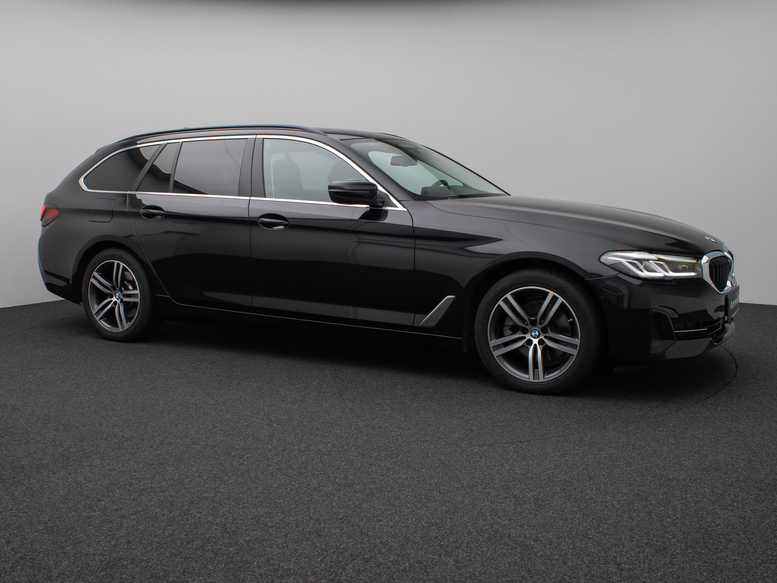 Fahrzeugabbildung BMW 520d xD ACC H/K Kamera Alarm DAB Leder 18Zoll