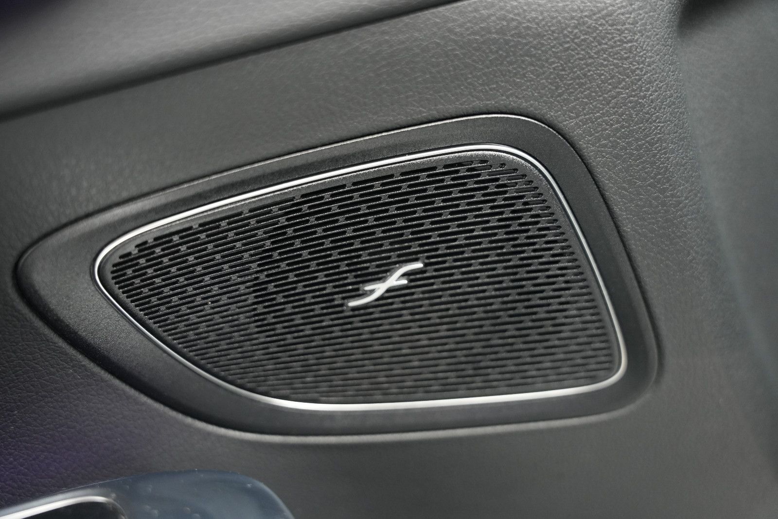 Fahrzeugabbildung Mercedes-Benz C 300d T *AMG*Panorama*Massage*Ambiente*Kamera