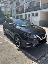 Nissan Qashqai 1.3 DIG-T DCT 158PS Akari - Nissan Qashqai mit Benzin-Antrieb: Limousine