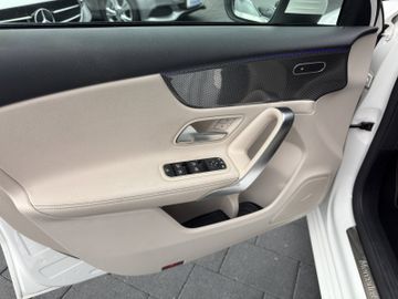 Bild 15 Mercedes-Benz A 180 Edition 19 Progressive Vollleder Kamera MB