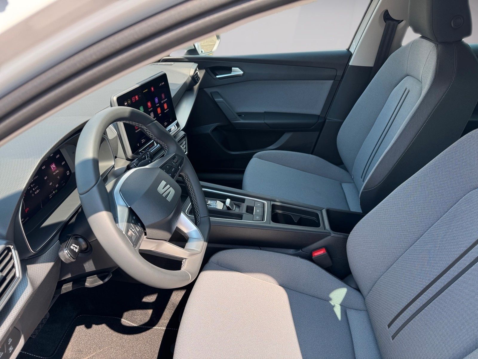 Fahrzeugabbildung SEAT Leon Sportstourer 1.5 eTSI 110 kW Style