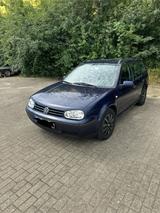 Volkswagen VW Golf 4 Variant - Volkswagen Golf aus 2000: Kombi