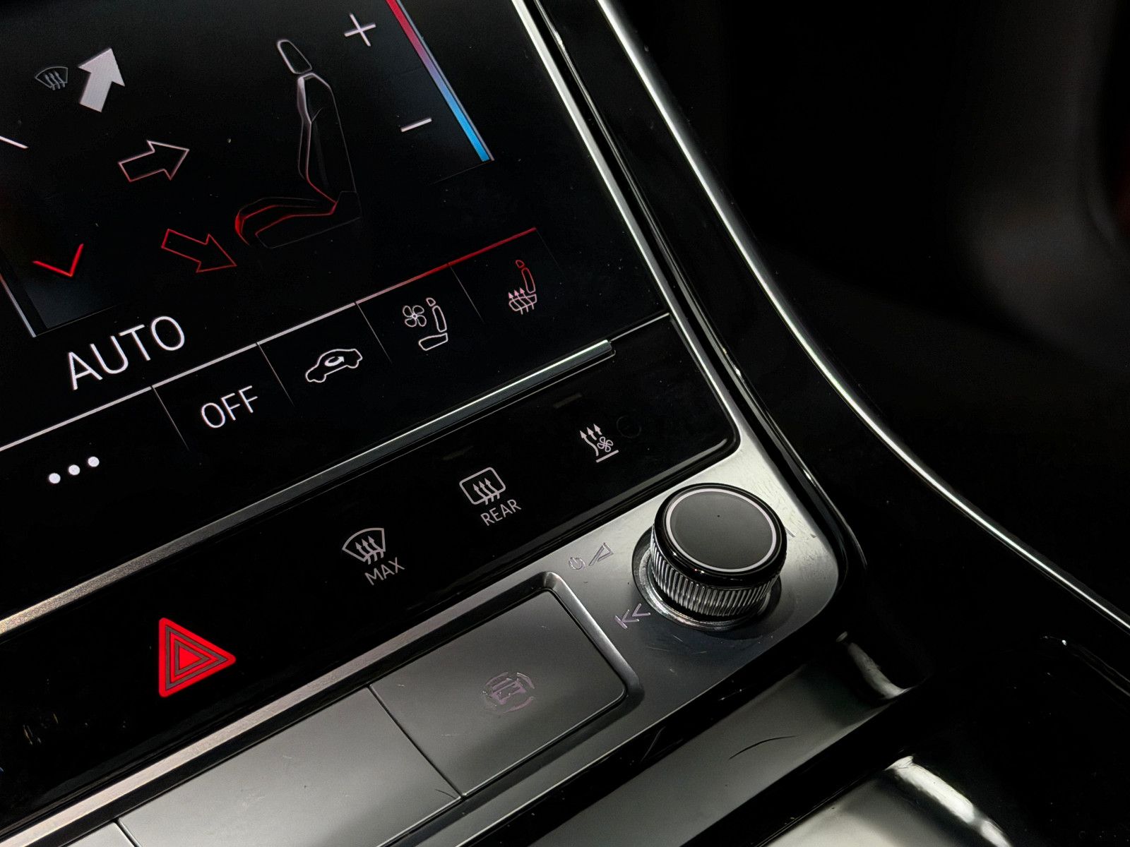 Fahrzeugabbildung Audi SQ8 4.0 TDI quattro|3D BANG&OLUFSEN|RS-SITZE|AHK